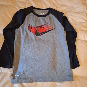 Nike Kids Long Sleeve Tee - Size 5/6 Gray and Black with Red Swoosh